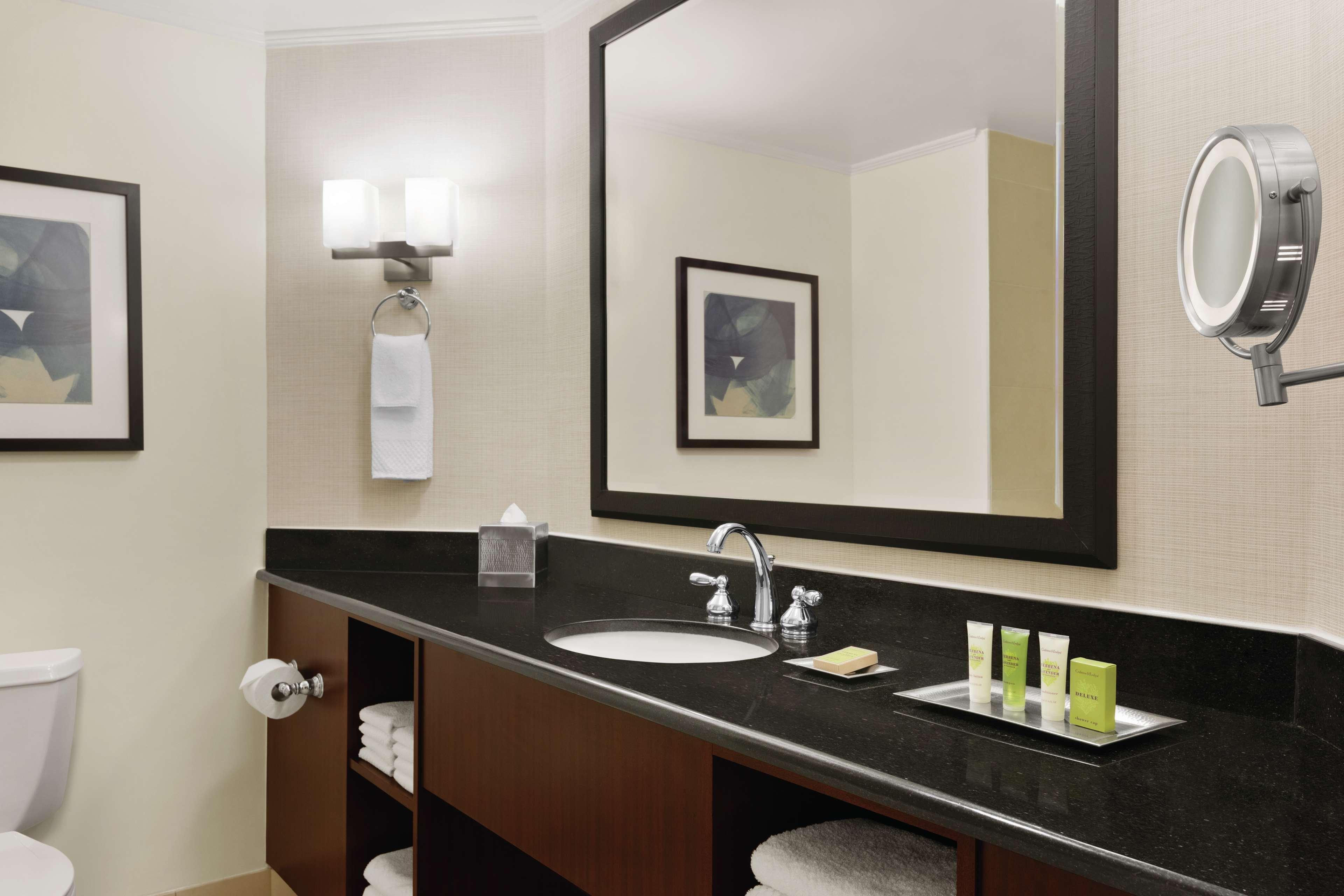 Doubletree By Hilton South Charlotte Tyvola 호텔 외부 사진