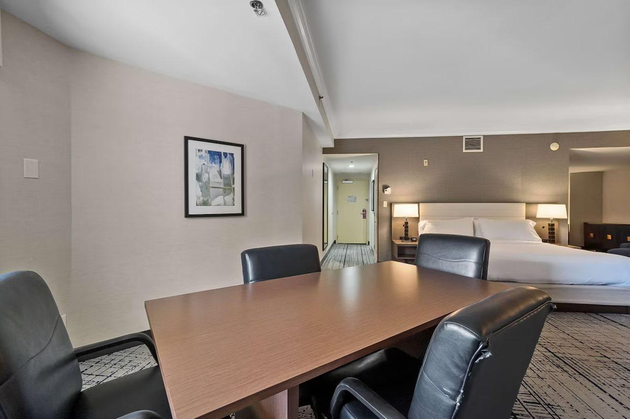 Doubletree By Hilton South Charlotte Tyvola 호텔 외부 사진