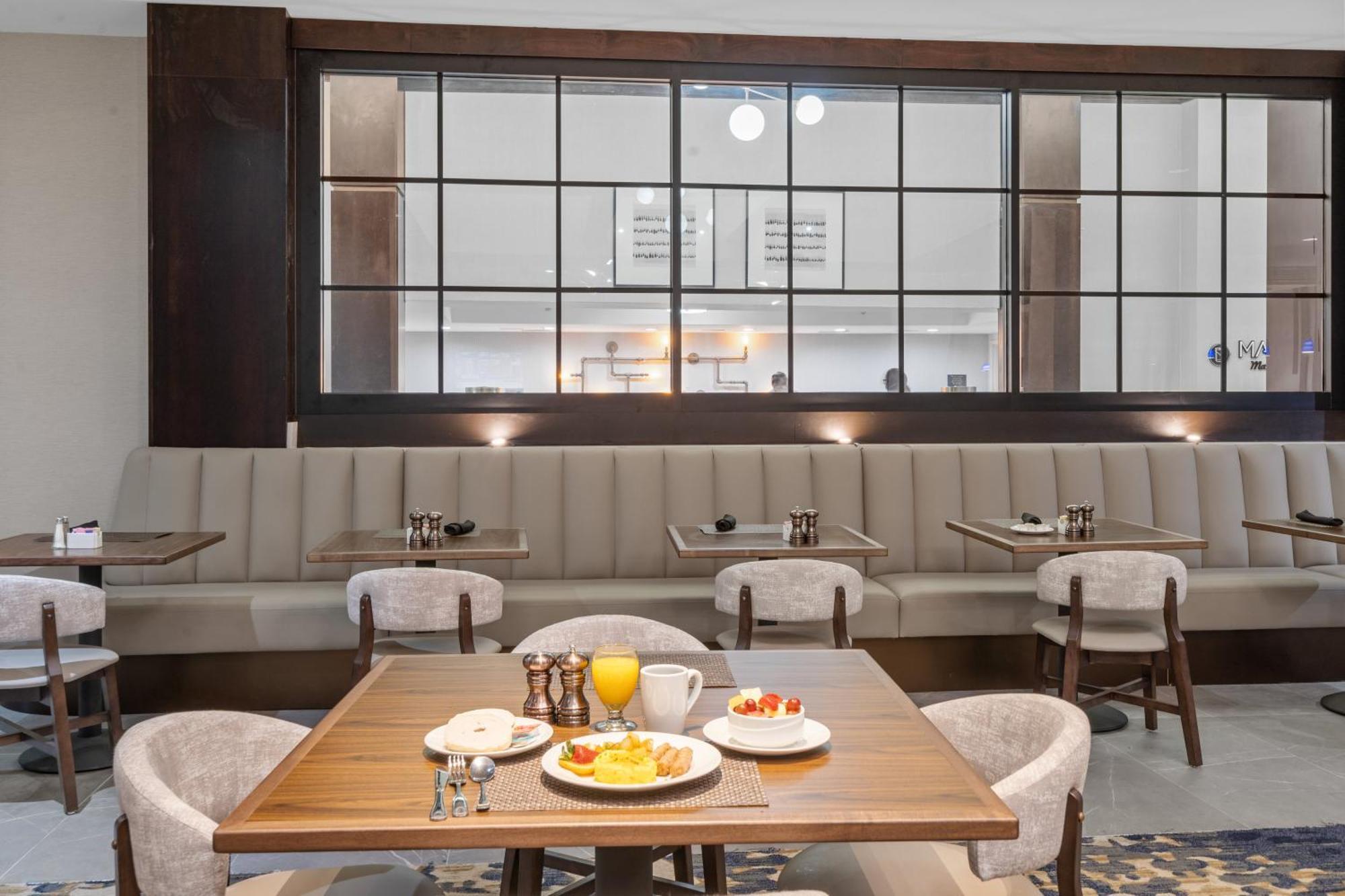 Doubletree By Hilton South Charlotte Tyvola 호텔 외부 사진