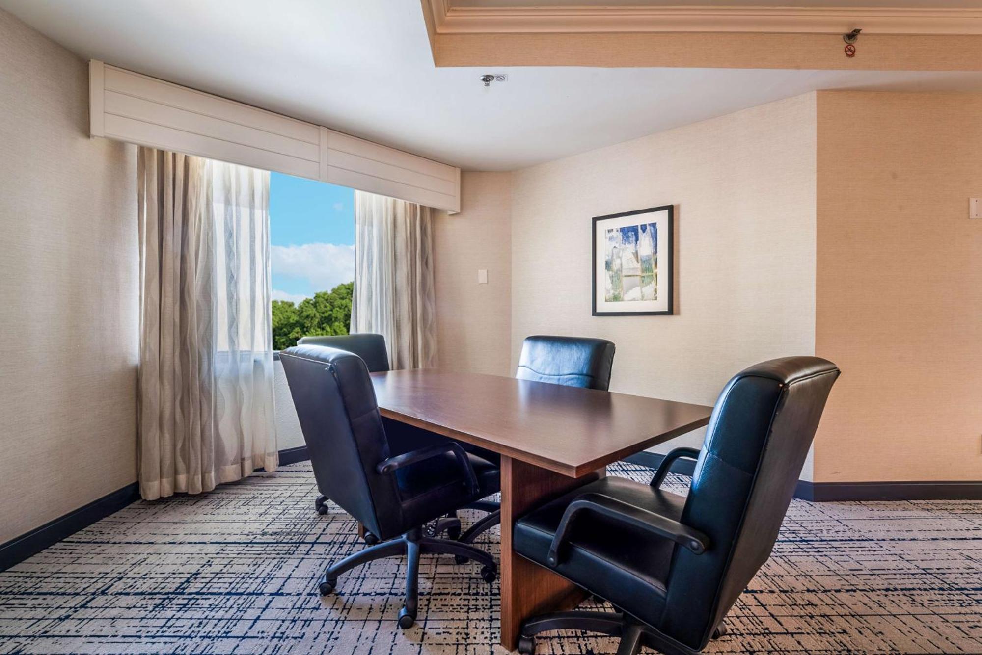 Doubletree By Hilton South Charlotte Tyvola 호텔 외부 사진